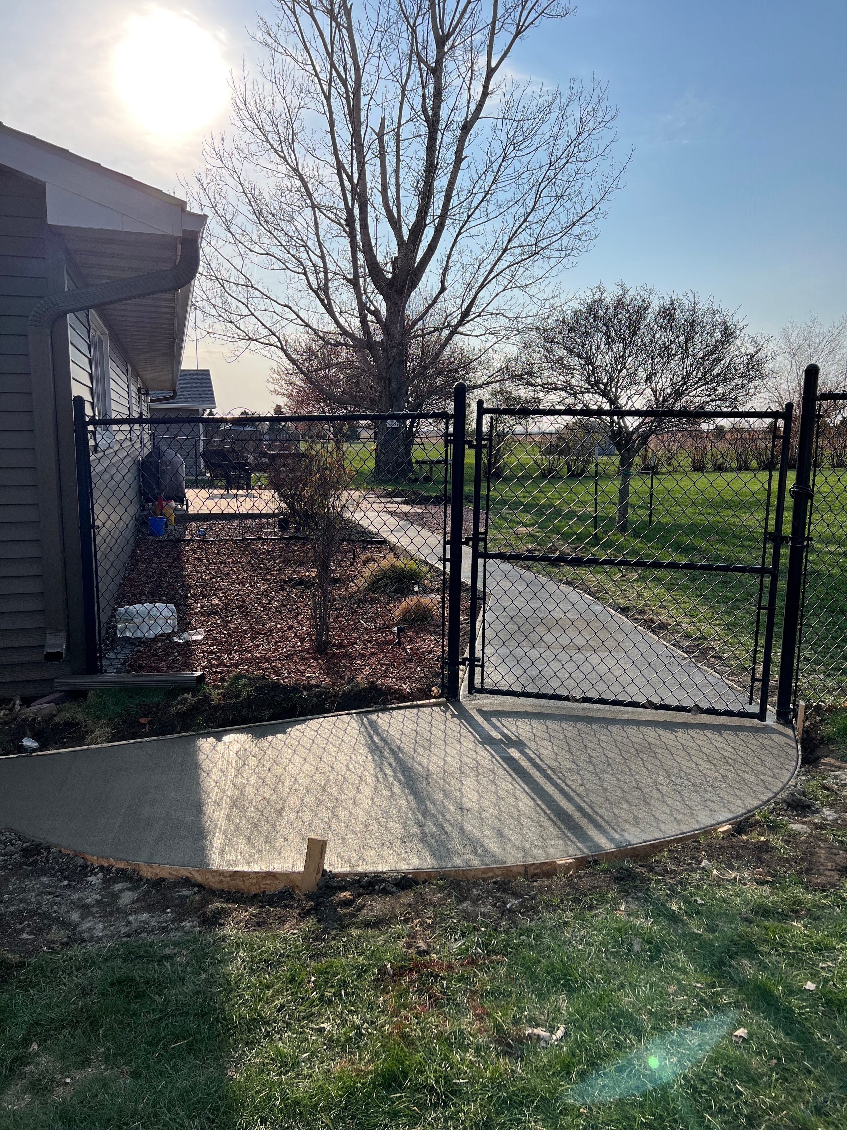 Concrete Apron & Pad